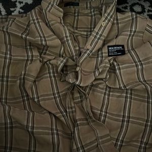 Brown and tan short sleeve flannel(unisex)